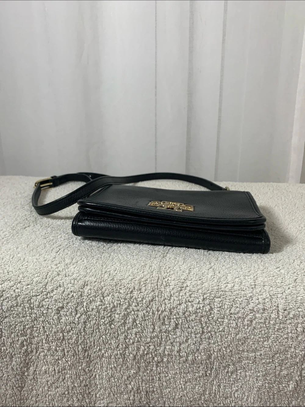 GUC Tory Burch Britten Collection Crossbody Bag